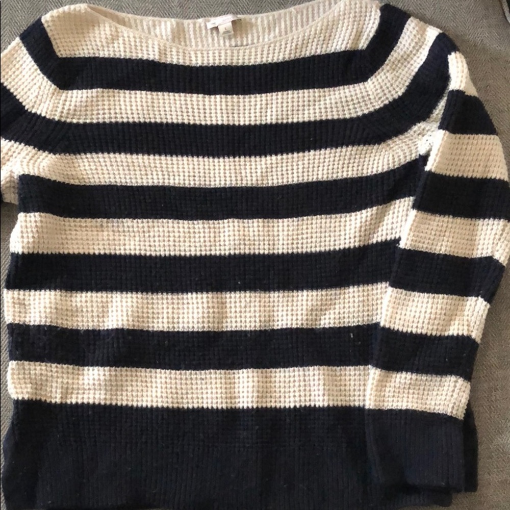 Gap sweater